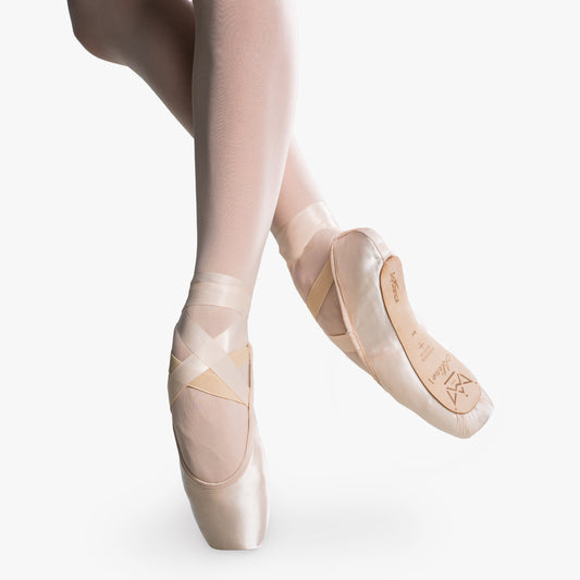 Alina I Pointe Shoe - P88