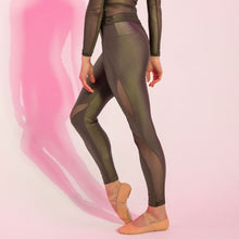 Load image into Gallery viewer, Marguerite Top - TP16 &lt;br&gt; Marguerite Leggings  - TP17 &lt;br&gt; Part of Peck&#39;s Picks

